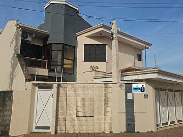 Linda Casa a Venda no Jardim Nice Pr�ximo ao Centro