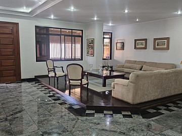 Lind�ssimo Apartamento a Venda no Edif�cio Chaves no Centro